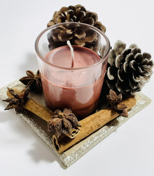 Κερί & κουκουνάρια