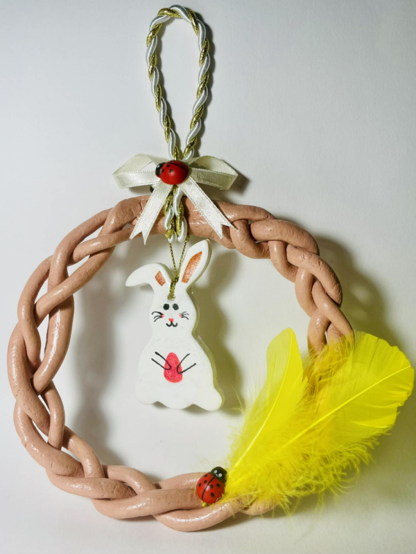 Χειροποίητο πασχαλινό στεφάνι με κουνελάκι από πηλό